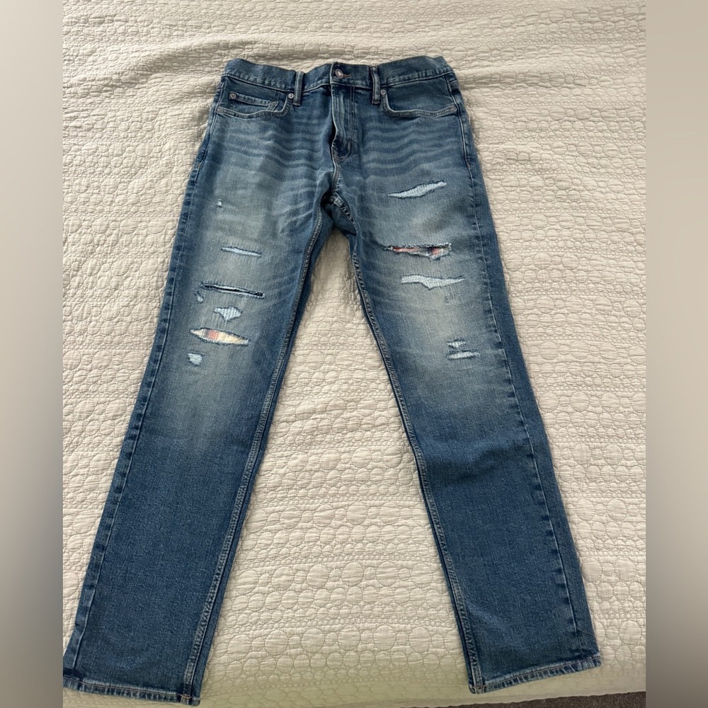 Men’s Old Navy distressed jeans